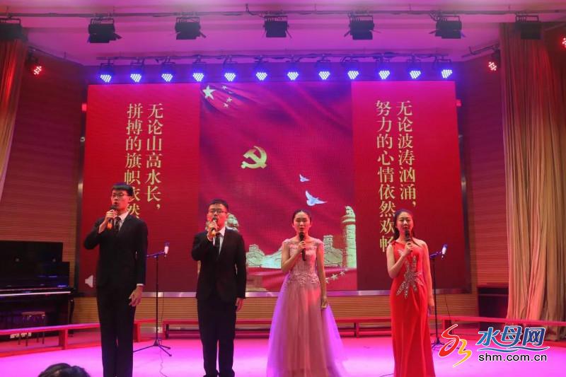 烟台四中2019级举行迎国庆红色经典诗文朗诵比赛