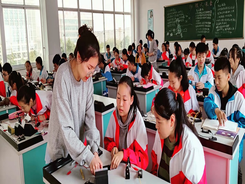 莱州市云峰中学举行教师课堂教学大比武活动