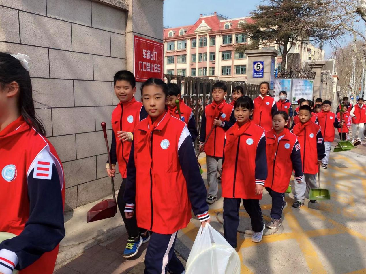 芝罘区南通路小学雷锋精神促成长文明实践暖人心